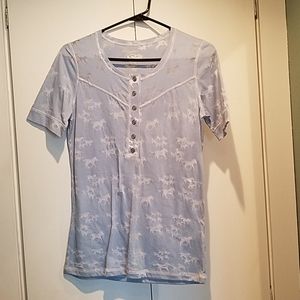 New without tag Roper shirt with horses.